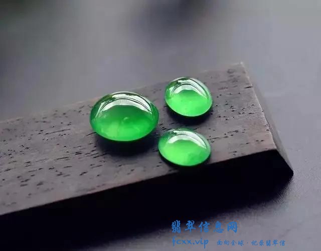 翡翠戒面小小的，却卖得很贵，你知道为什么吗？-2.jpg