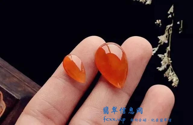 翡翠戒面小小的，却卖得很贵，你知道为什么吗？-3.jpg
